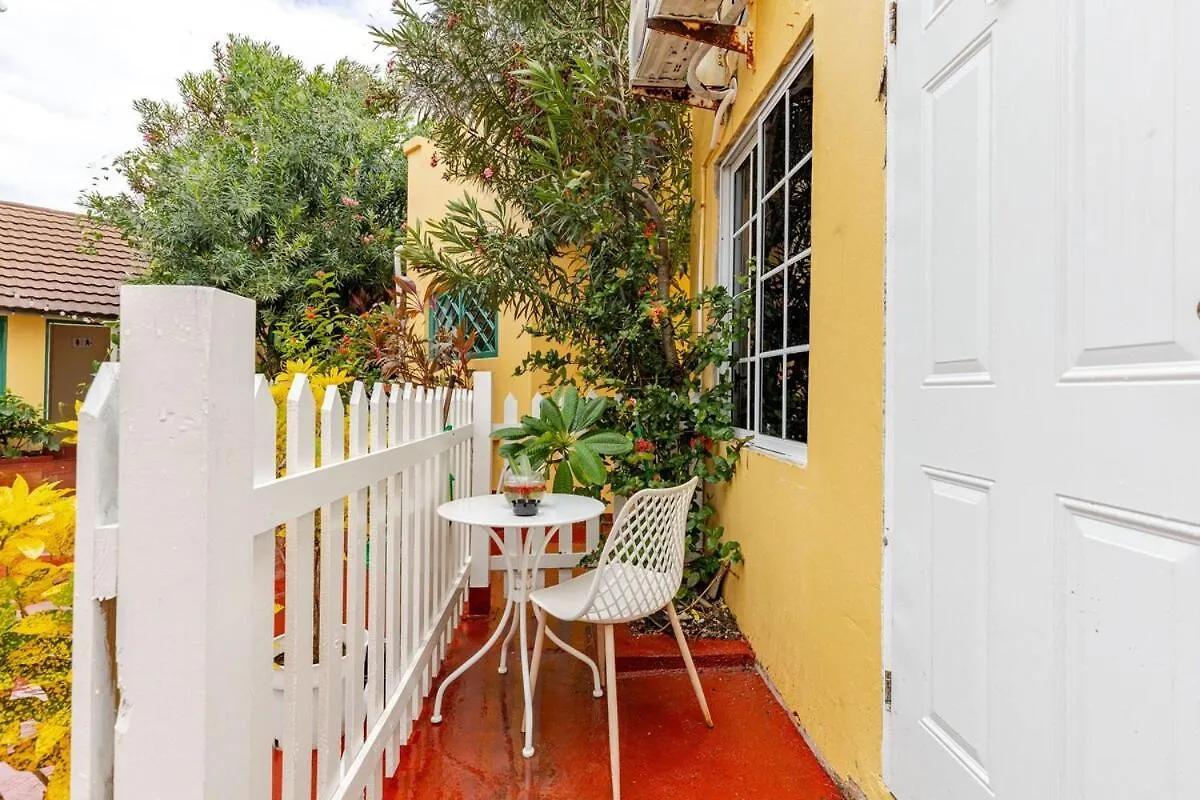 Apartment Compact Studio, Beach & Pool 204A Montego Bay Jamaica