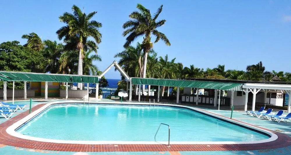 Apartment Compact Studio, Beach & Pool 204A Montego Bay