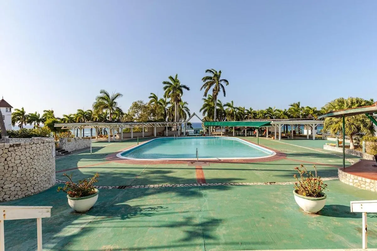Compact Studio, Beach & Pool 204A Montego Bay Appartement